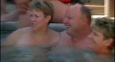 yue sex Trói một cô gái sex vip với bím tóc và fucked. Mẹ kiếp trong đít.